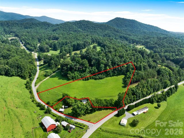 5 Clarks Cove Road, Leicester, NC 28748