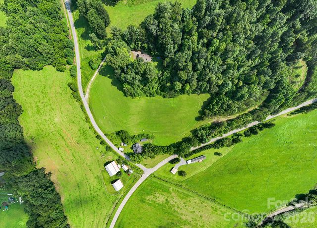 5 Clarks Cove Road, Leicester, NC 28748