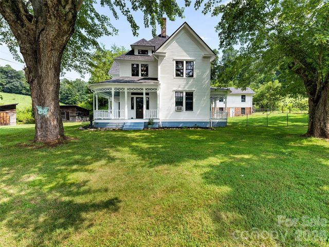 5 Clarks Cove Road, Leicester, NC 28748