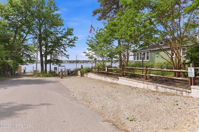 335 Iroquois Drive, Brick, NJ 08724