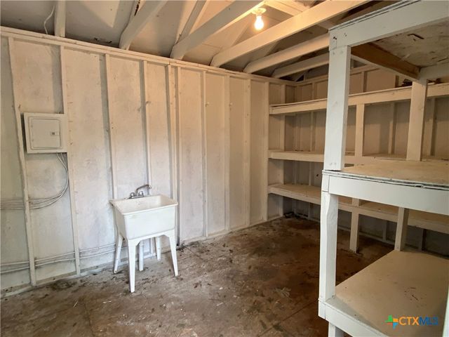 403 E Elm Street, Seguin, TX 78155