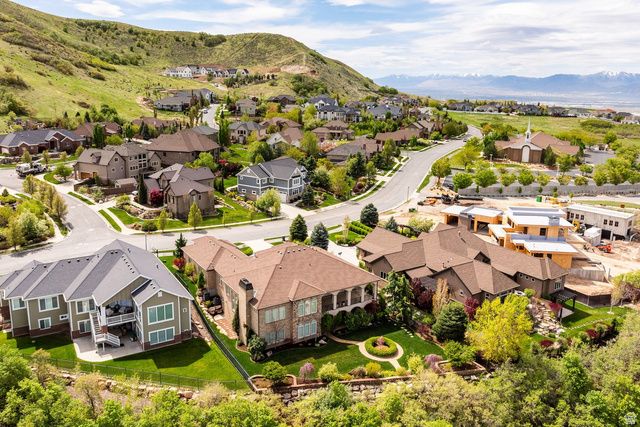 802 EAGLEPOINTE DR, North Salt Lake, UT 84054