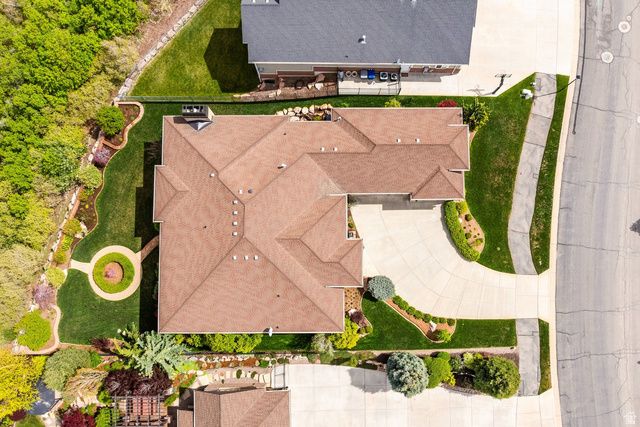 802 EAGLEPOINTE DR, North Salt Lake, UT 84054