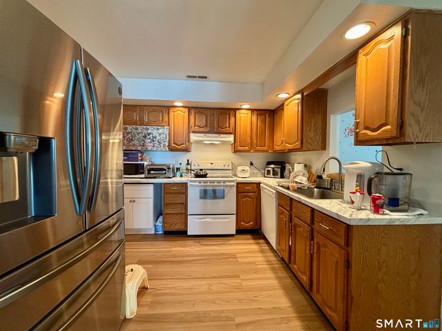 20 Woodhill Road 20, Milford, CT 06461