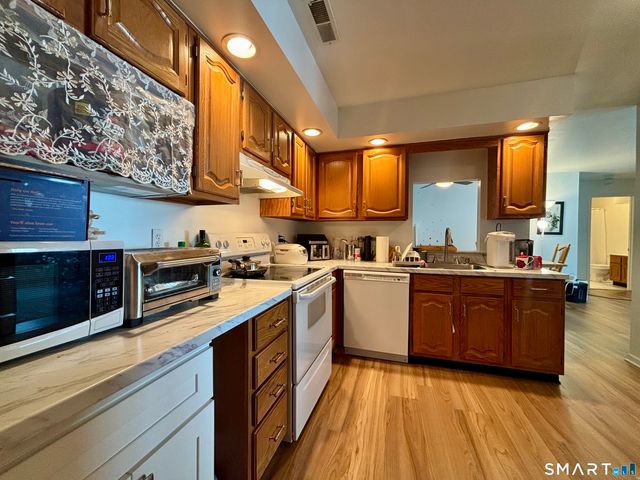 20 Woodhill Road 20, Milford, CT 06461