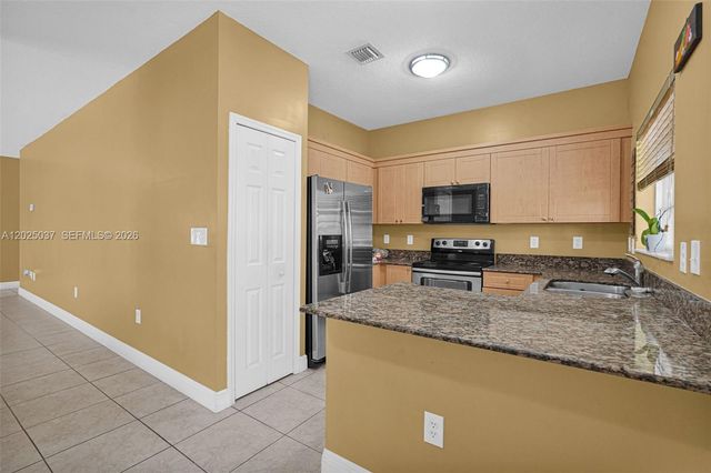 1396 W 30th St, Hialeah, FL 33012