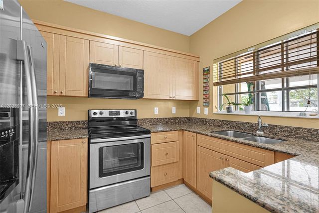 1396 W 30th St, Hialeah, FL 33012