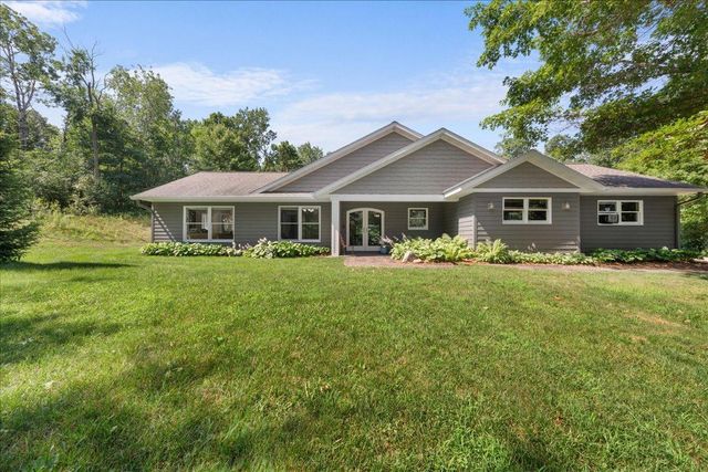 873 170th Avenue, New Richmond, WI 54017