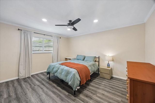 5243 Caversham Drive, Houston, TX 77096