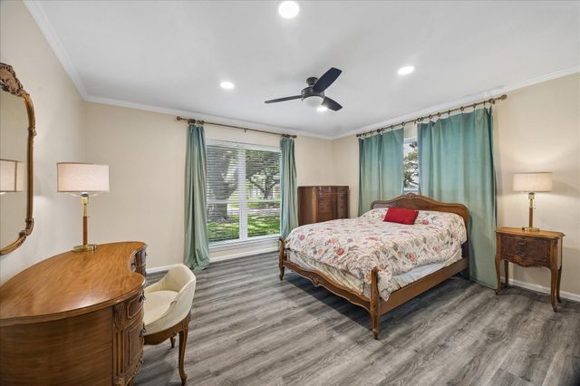 5243 Caversham Drive, Houston, TX 77096