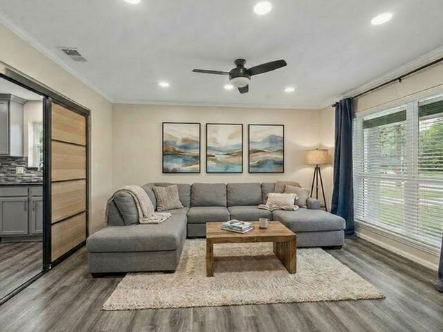 5243 Caversham Drive, Houston, TX 77096