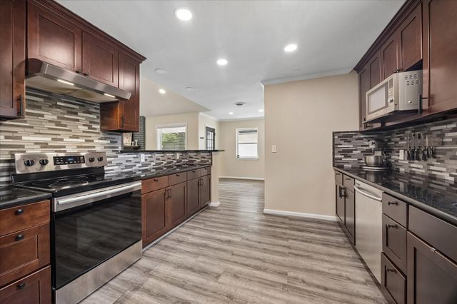 5243 Caversham Drive, Houston, TX 77096