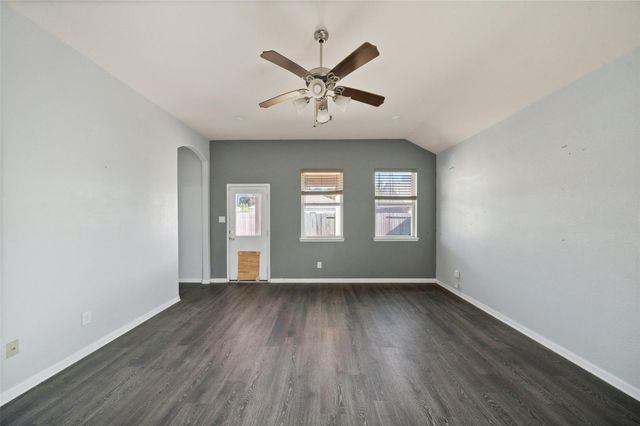 15137 Meadow Glen S, Conroe, TX 77306