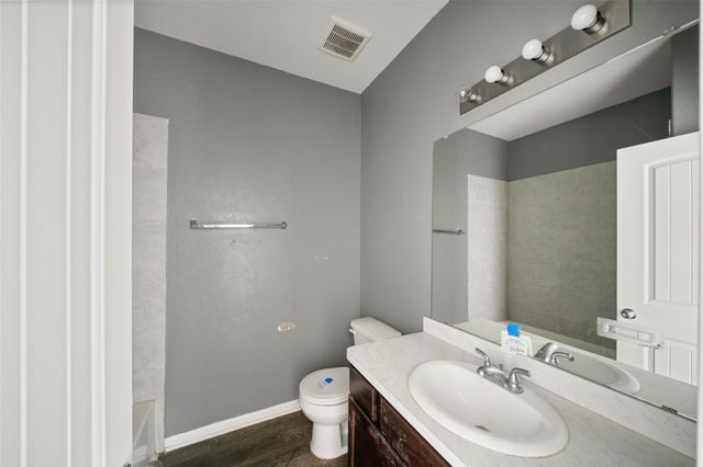 15137 Meadow Glen S, Conroe, TX 77306