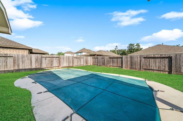 15137 Meadow Glen S, Conroe, TX 77306