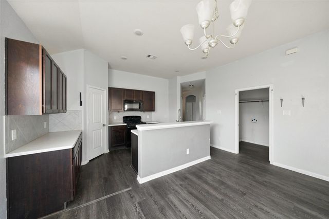 15137 Meadow Glen S, Conroe, TX 77306