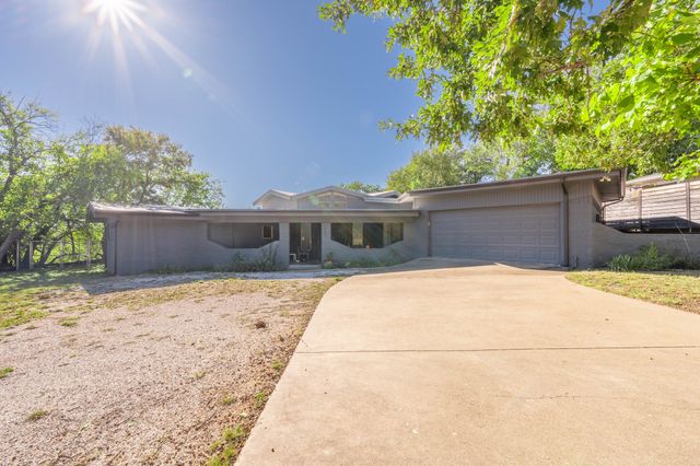 705 NW 10th Street, Mineral Wells, TX 76067