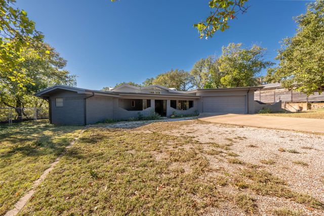 705 NW 10th Street, Mineral Wells, TX 76067