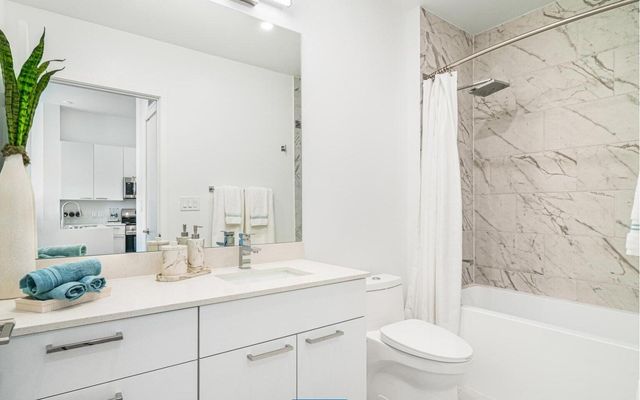2121 BROWARD Avenue 229, West Palm Beach, FL 33407