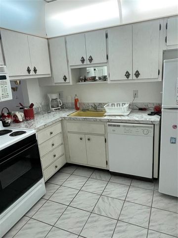 4881 NW 22nd St B7, Lauderhill, FL 33313