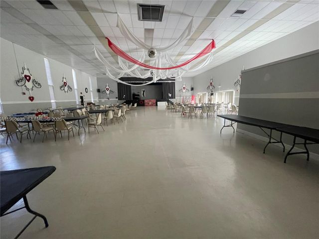 4881 NW 22nd St B7, Lauderhill, FL 33313