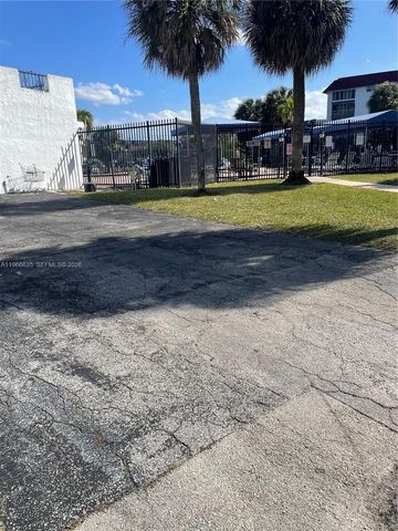 4881 NW 22nd St B7, Lauderhill, FL 33313