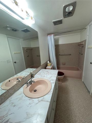 4881 NW 22nd St B7, Lauderhill, FL 33313