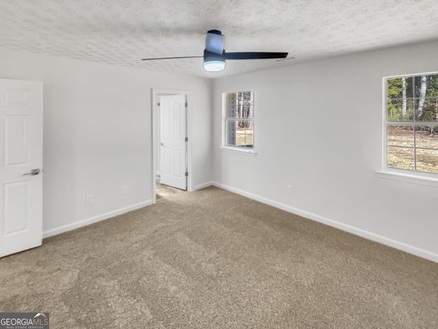 24 Chelsea Lane, Grantville, GA 30220