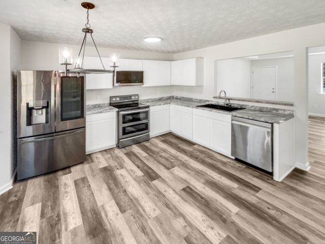 24 Chelsea Lane, Grantville, GA 30220