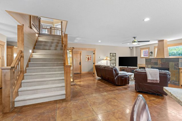 2818 134th Avenue NE, Ham Lake, MN 55304