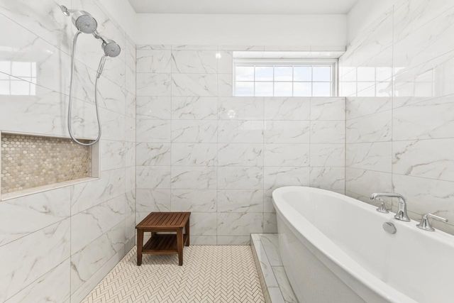 20285 Newport LANE, Brookfield, WI 53045