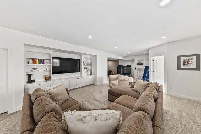 20285 Newport LANE, Brookfield, WI 53045