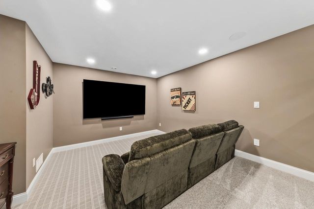 20285 Newport LANE, Brookfield, WI 53045