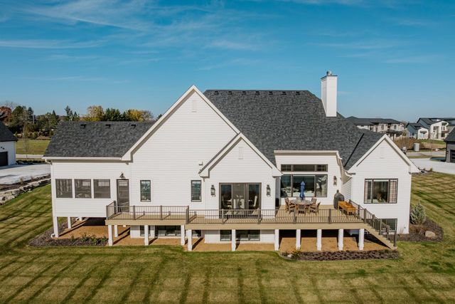 20285 Newport LANE, Brookfield, WI 53045