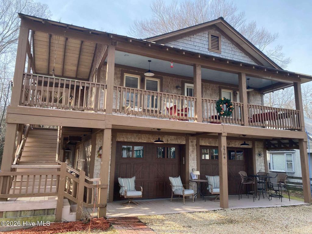 2704 Waccamaw Shores Road, Lake Waccamaw, NC 28450