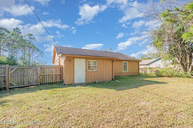 1193 Kenmore Street NW, Palm Bay, FL 32907