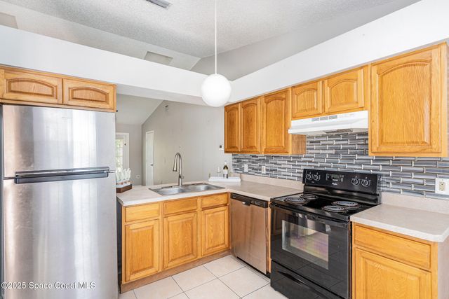 1193 Kenmore Street NW, Palm Bay, FL 32907