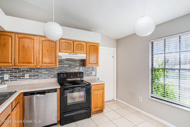 1193 Kenmore Street NW, Palm Bay, FL 32907