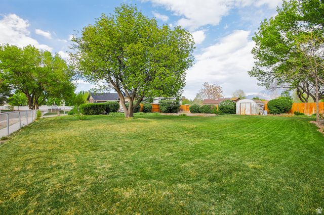 8041 S BUENO VISTA DR, West Jordan, UT 84088