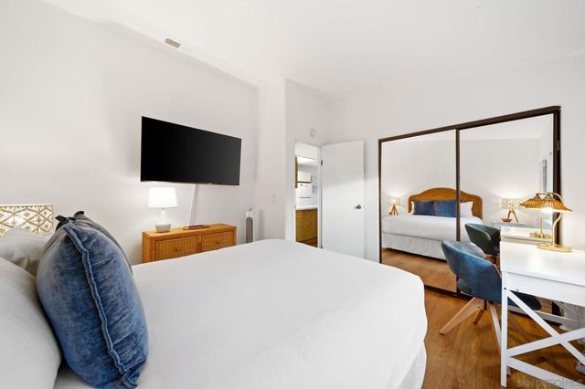 721 Glenview, La Jolla, CA 92037