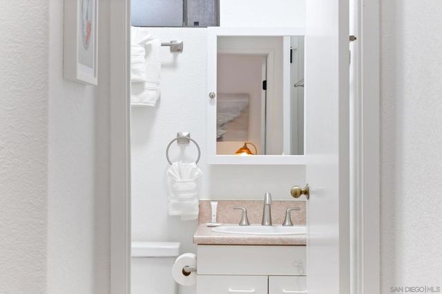 721 Glenview, La Jolla, CA 92037