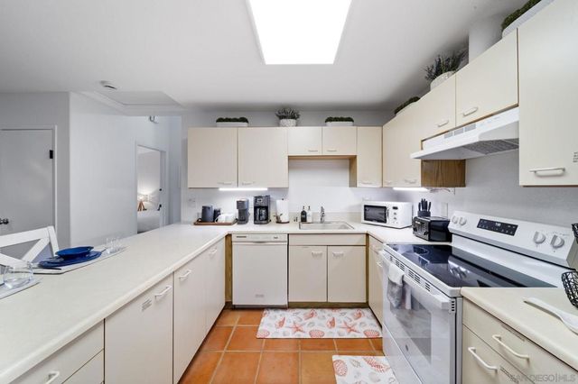 721 Glenview, La Jolla, CA 92037