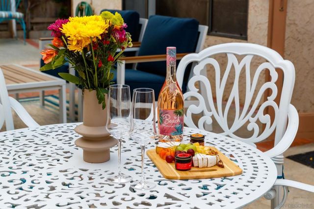 721 Glenview, La Jolla, CA 92037