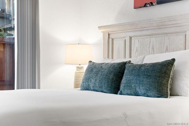 721 Glenview, La Jolla, CA 92037