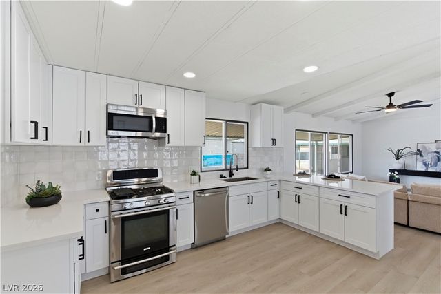 3421 Ewa Beach Drive, Las Vegas, NV 89122