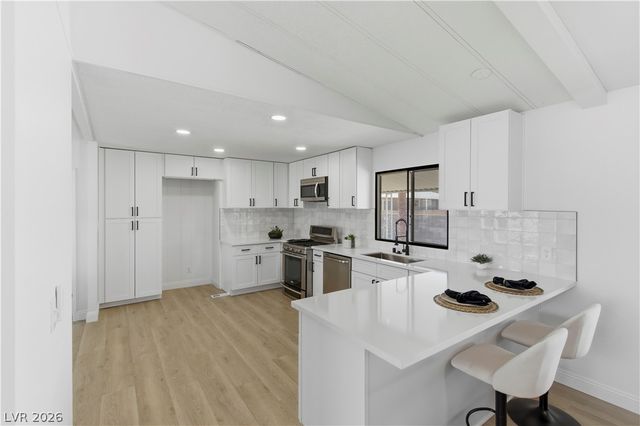 3421 Ewa Beach Drive, Las Vegas, NV 89122