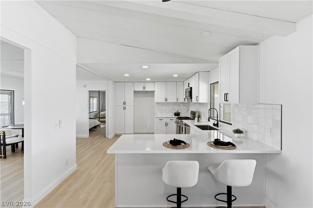 3421 Ewa Beach Drive, Las Vegas, NV 89122