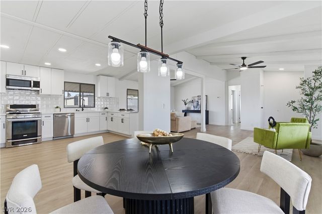 3421 Ewa Beach Drive, Las Vegas, NV 89122