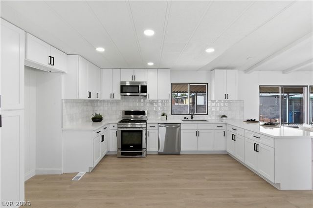 3421 Ewa Beach Drive, Las Vegas, NV 89122