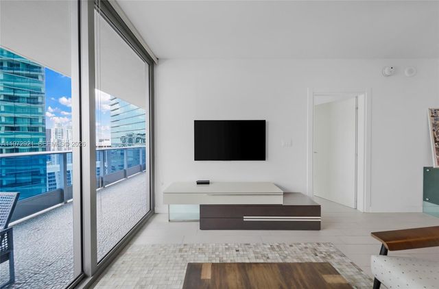 200 Biscayne Boulevard Way 3811, Miami, FL 33131